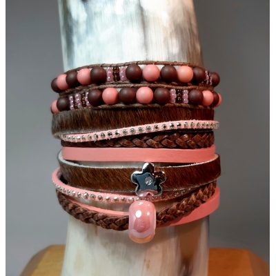 Vacht-leren armband in bruin met oudroze Vacht-leren armband in bruin met oudroze